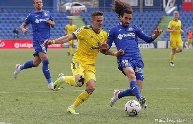 阿拉维斯客场大胜，超越对手积分