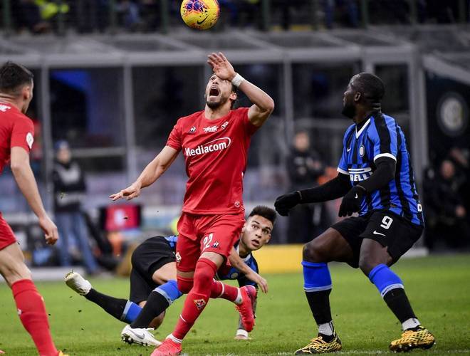 包含那不勒斯客场击败佛罗伦萨，取得连胜的词条