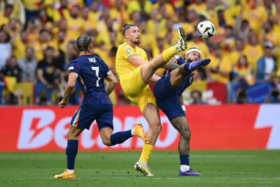 荷兰与波兰踢平，出线形势渺茫，压力巨大的简单介绍