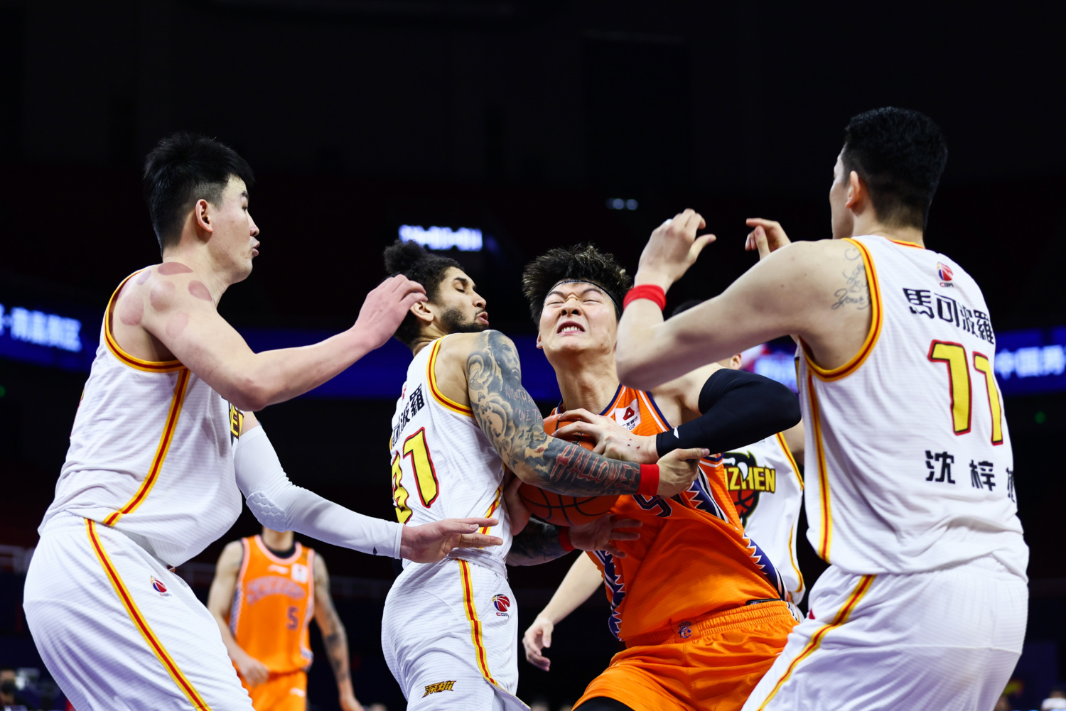 客场作战表现抢眼，球队士气高涨的简单介绍