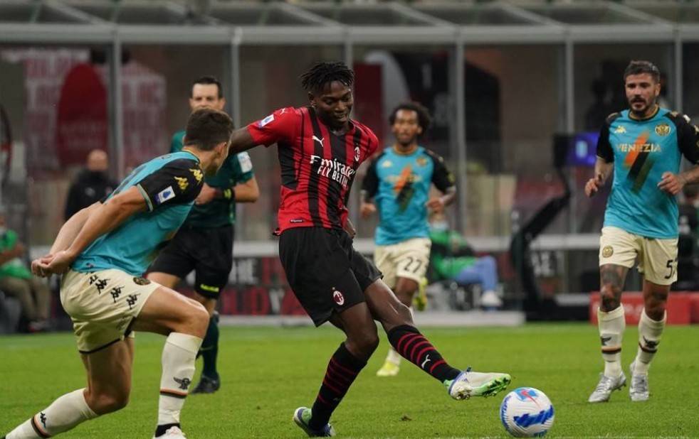 AC米兰连胜告急，球迷心情起伏不定的简单介绍