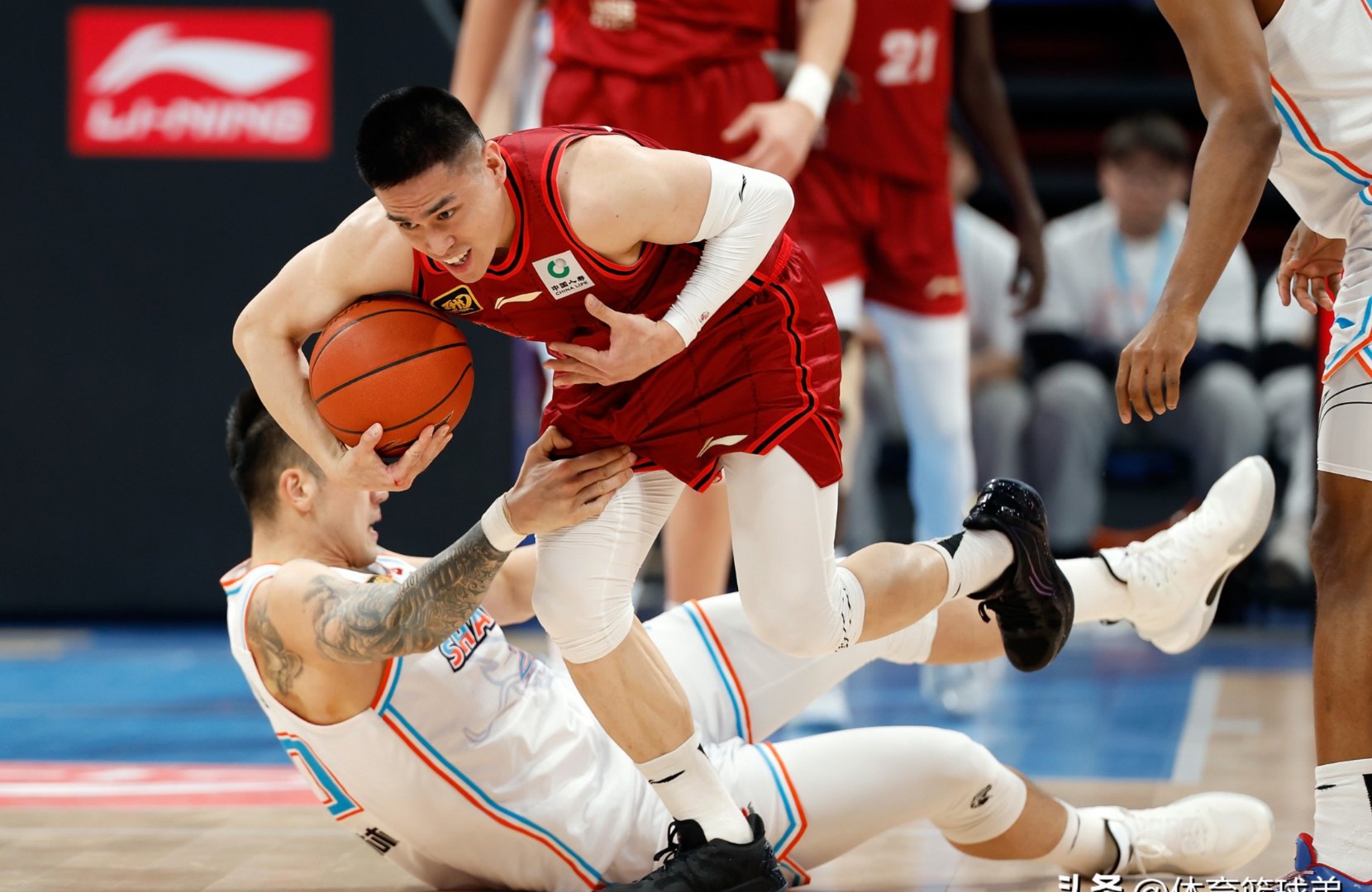 关于球队实力强劲，一路高歌猛进的信息