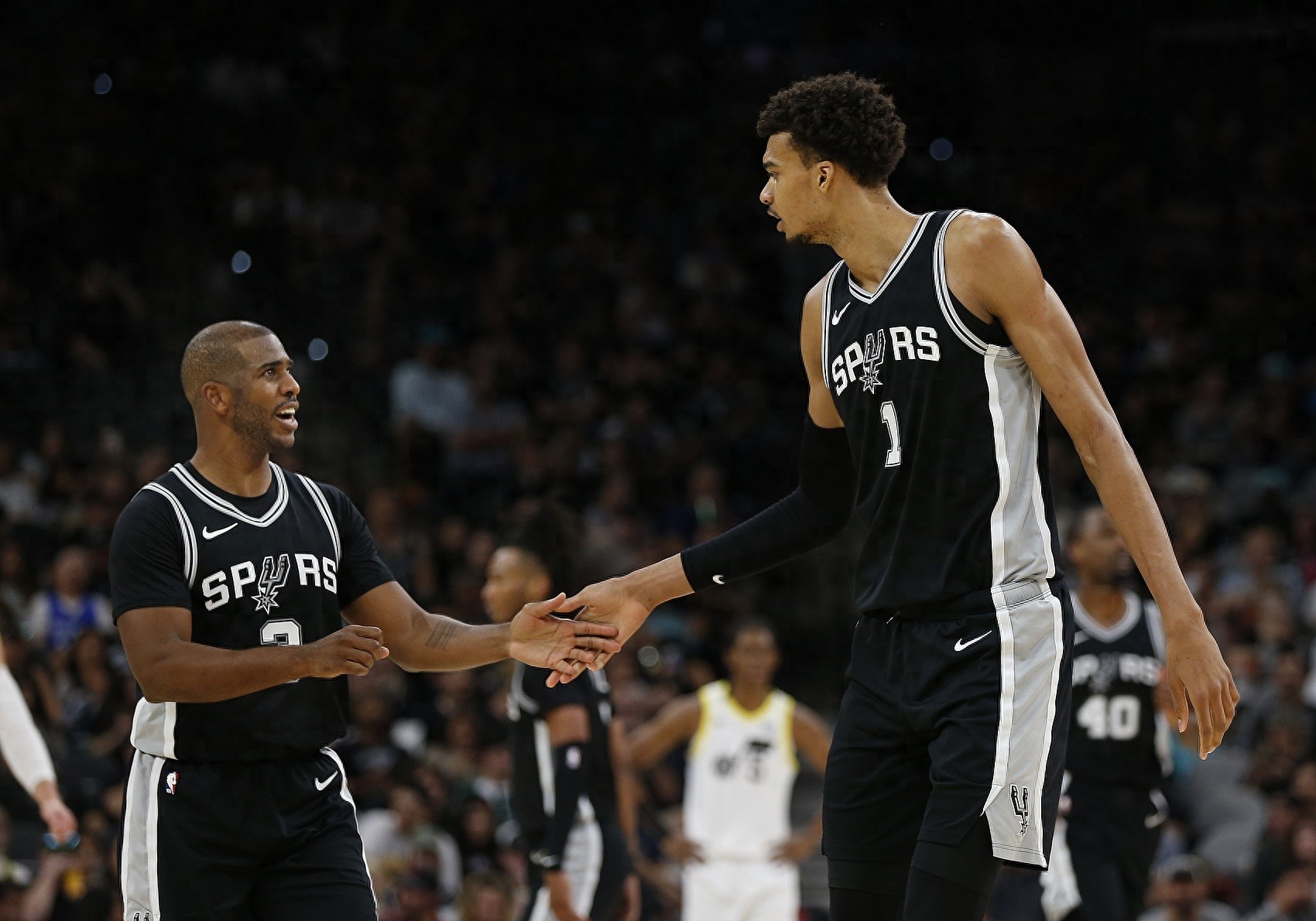 马刺队实力不减比赛上演精彩表现 马刺队实力不减比赛上演精彩表现