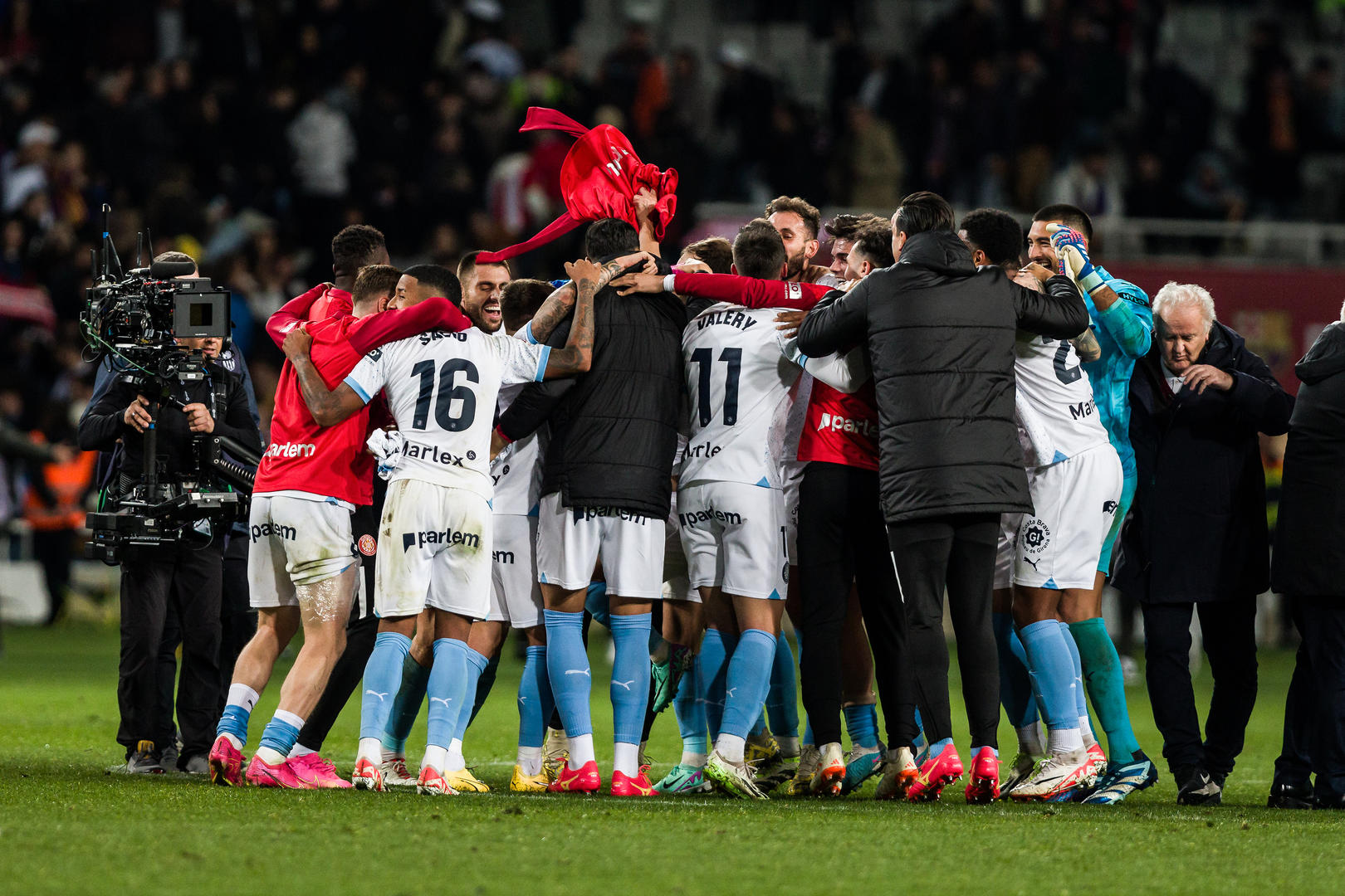 各队球员积极备战下一轮比赛 各队球员积极备战下一轮比赛