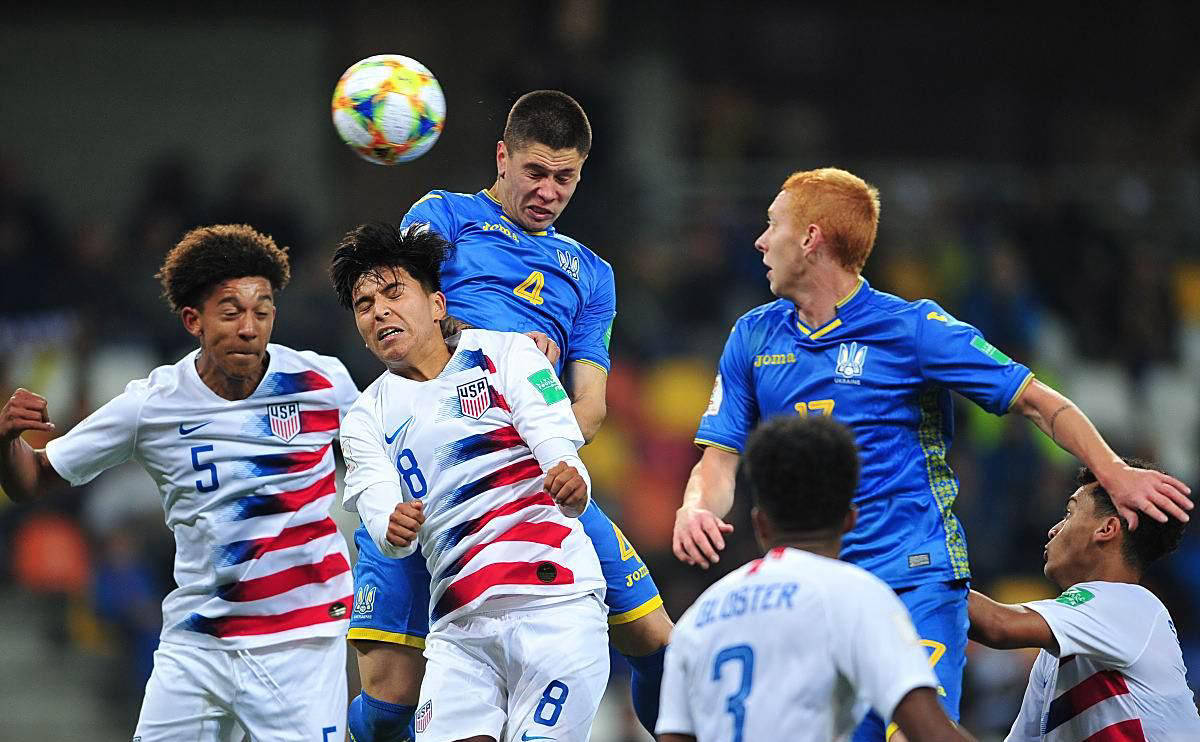 荷兰队在欧预赛上表现出色，晋级八强赛