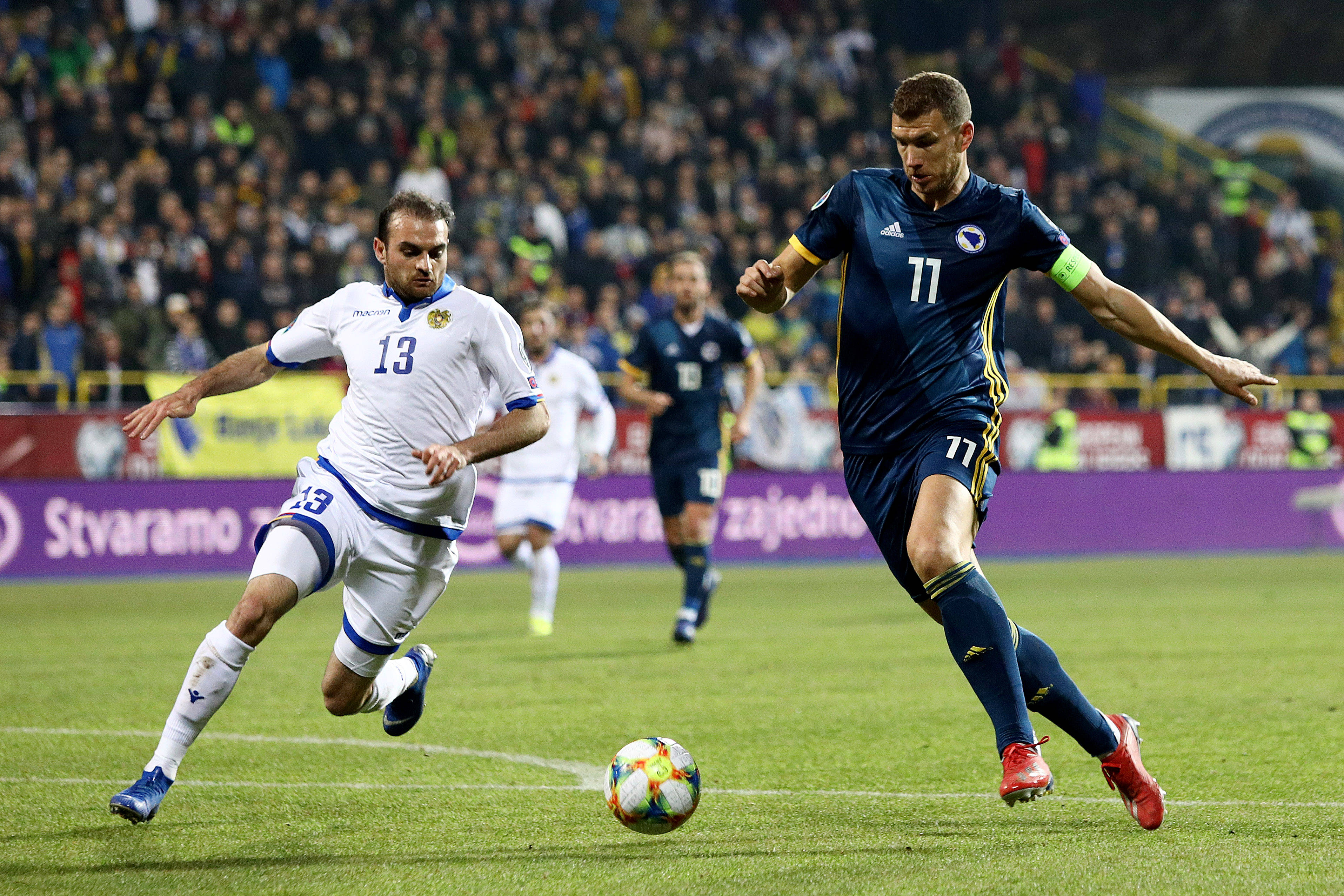 瑞士大胜波黑，稳固领跑位置的简单介绍