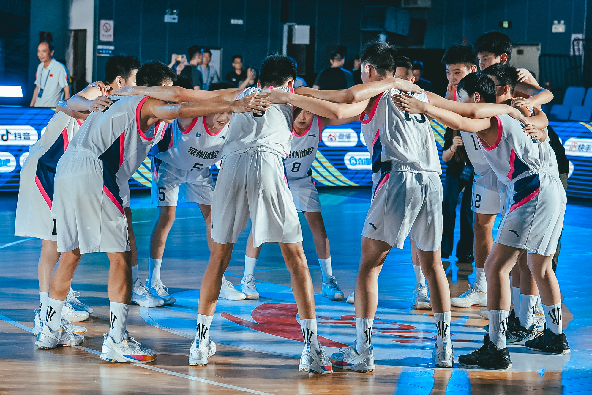 国内顶尖篮球赛事精彩纷呈，球员实力不可小觑的简单介绍