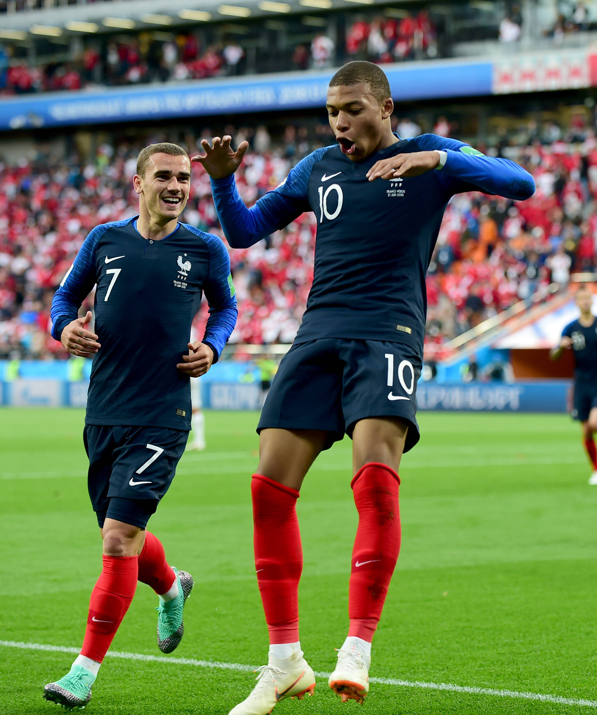 法国队实力碾压对手，轻松晋级淘汰赛的简单介绍