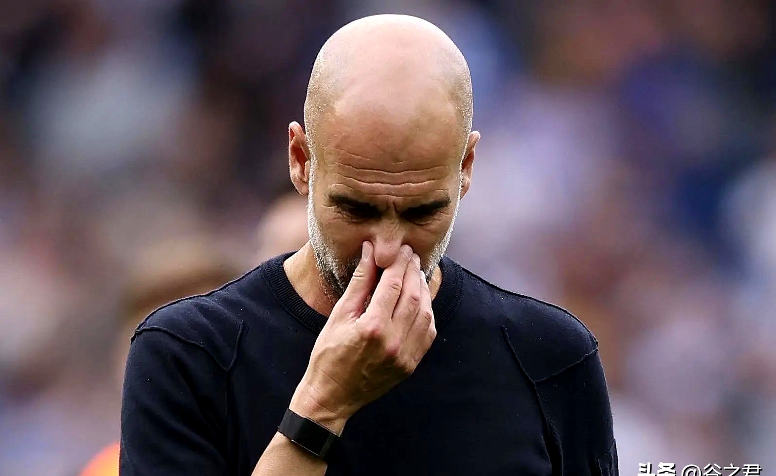 包含曼城中场因伤缺席，球队战术受影响的词条