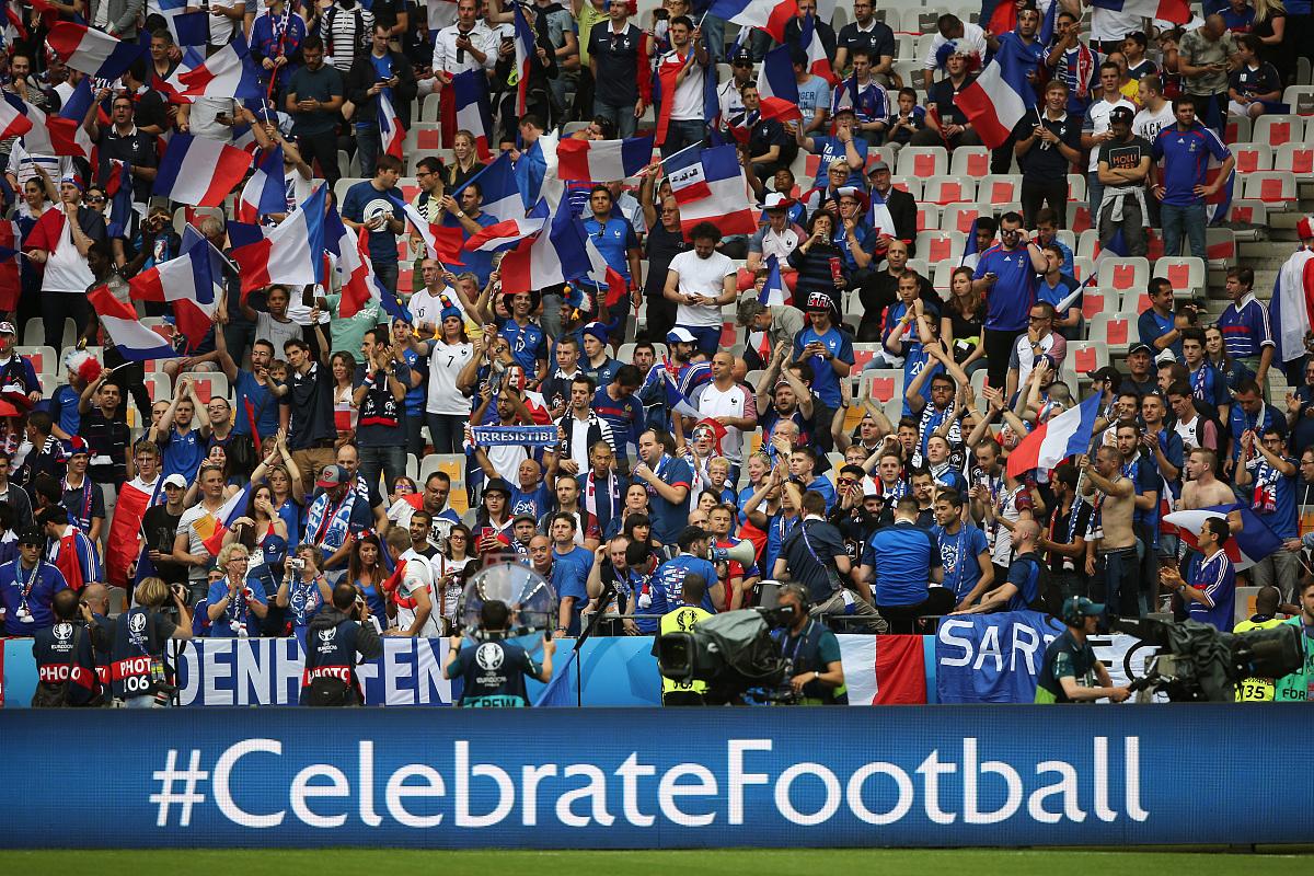 里昂主场战胜尼斯，取得全胜