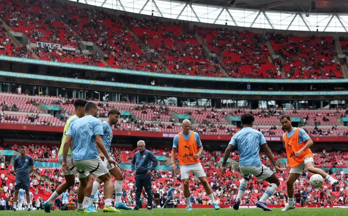 开云体育竞技-曼城取得连续胜利保持领先位置